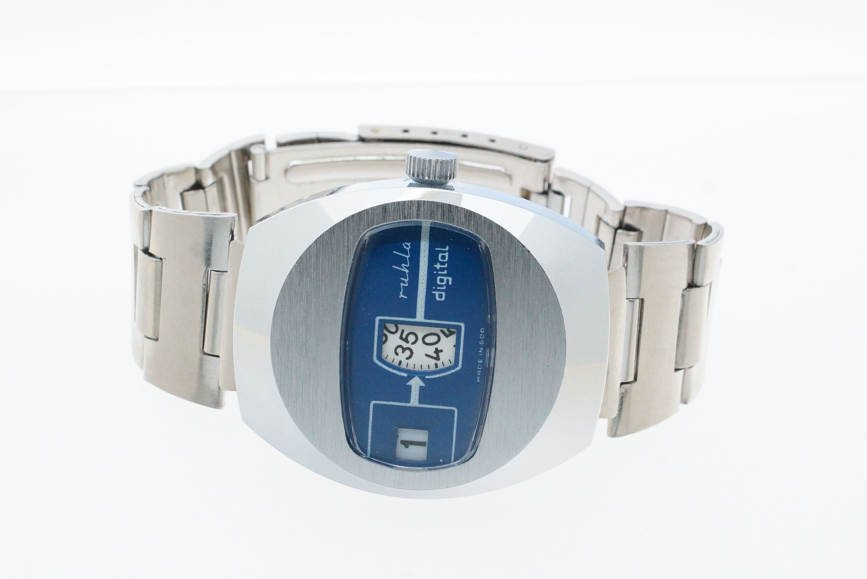 Ruhla Digital Scheibenuhr – UMF 24-00 (1975)