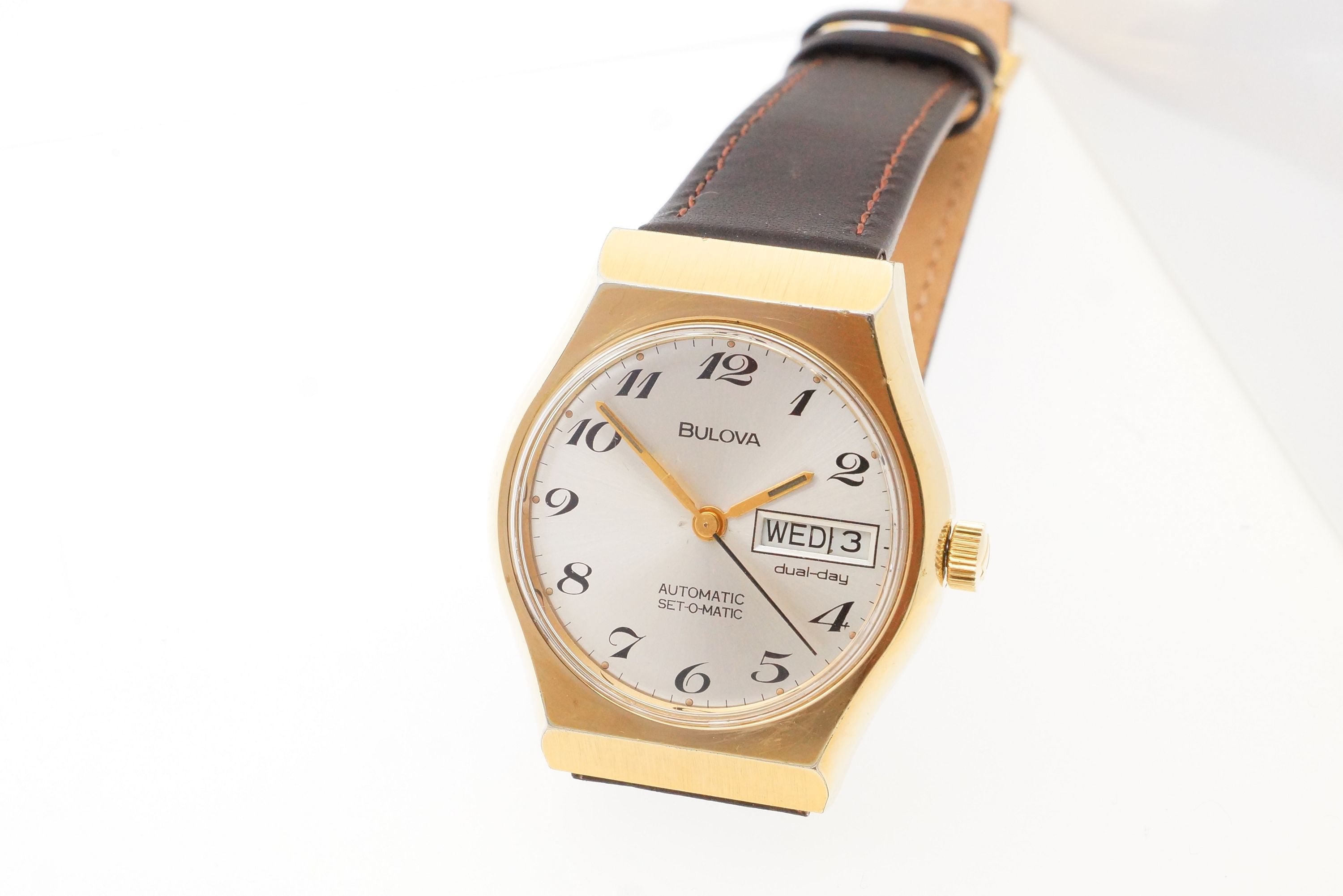 Bulova Set-O-Matic Dual-Day – ETA 2879 (1977)