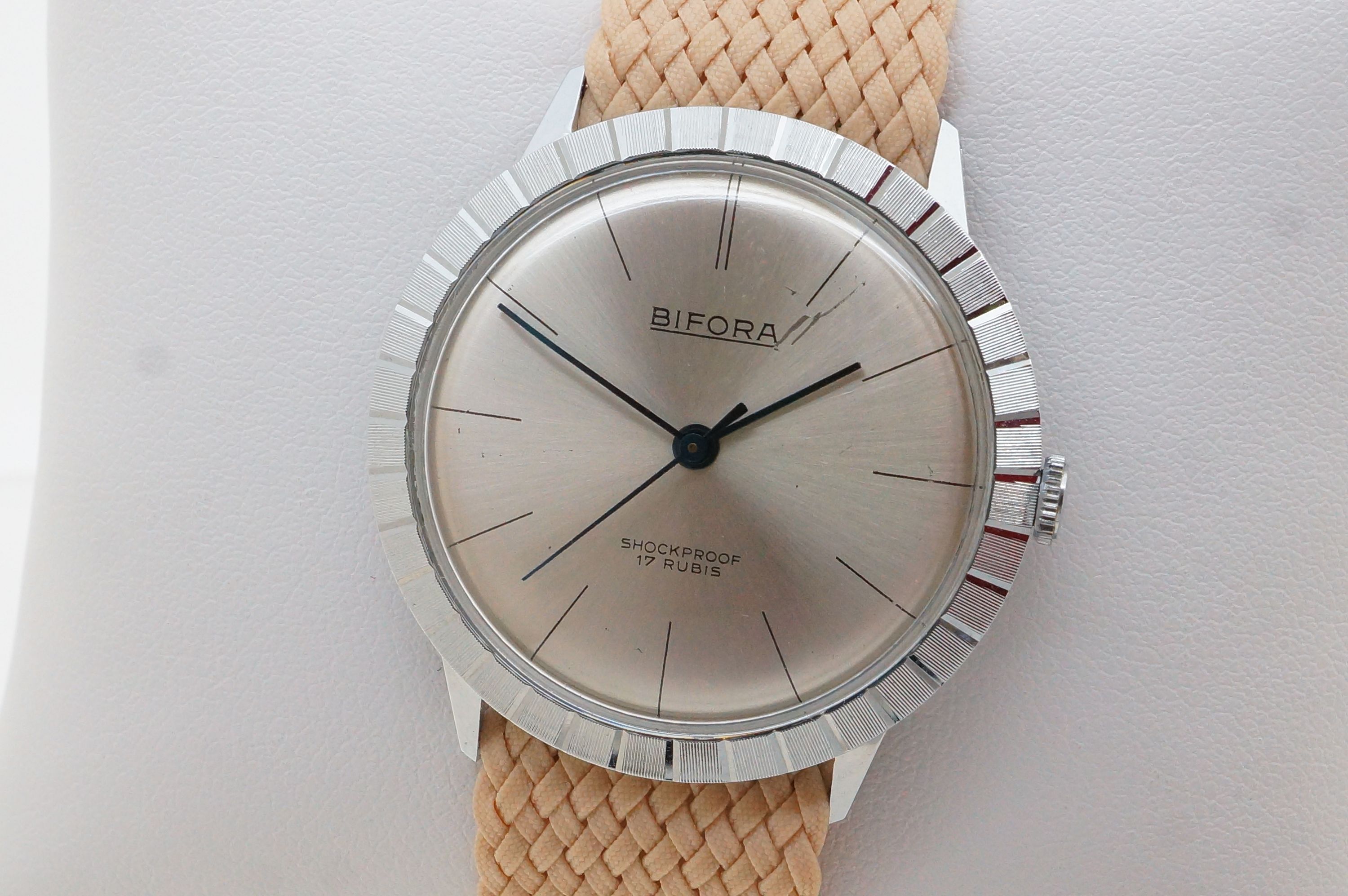 Bifora 17 Rubis – Kaliber 107