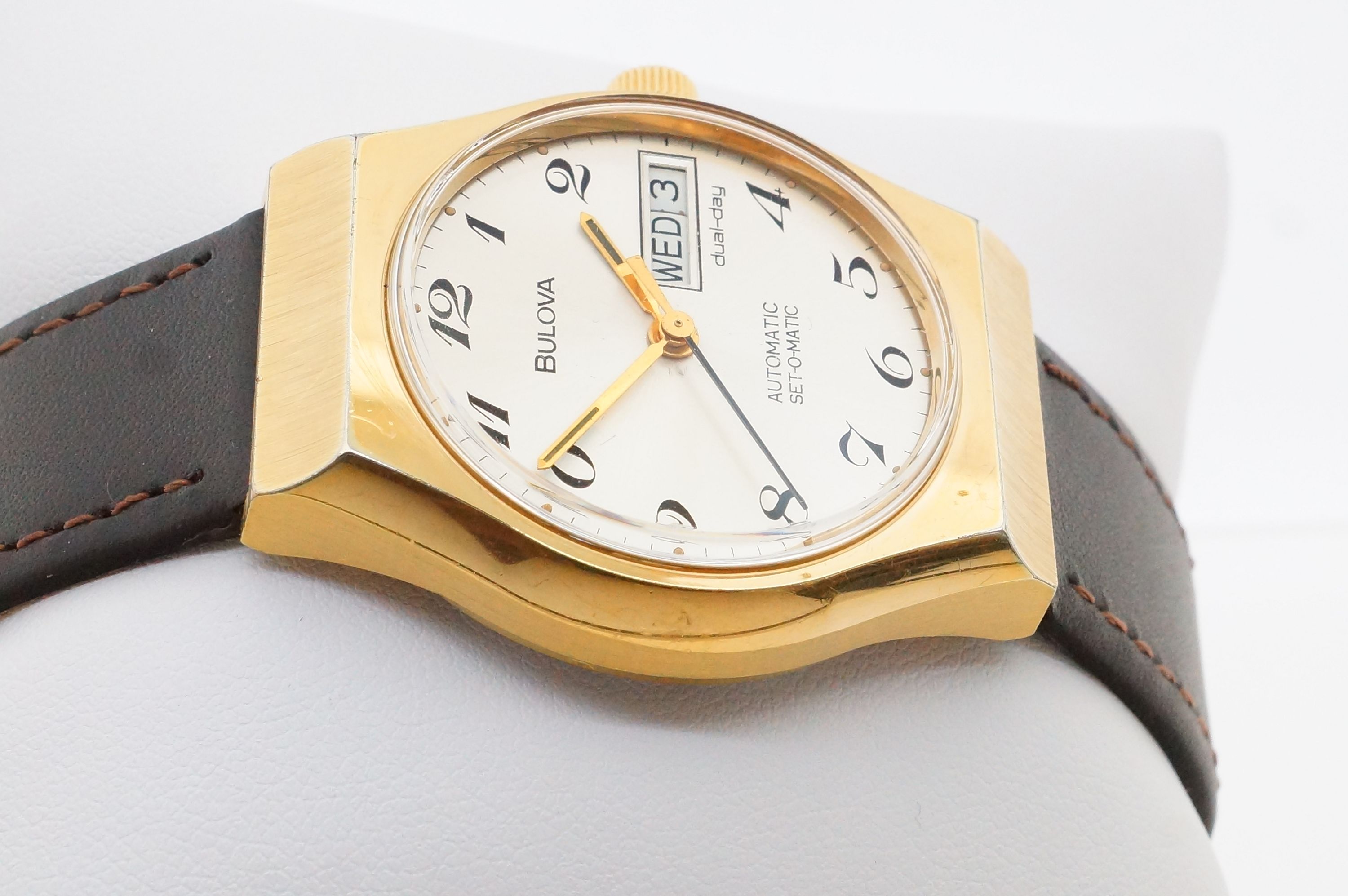 Bulova Set-O-Matic Dual-Day – ETA 2879 (1977)