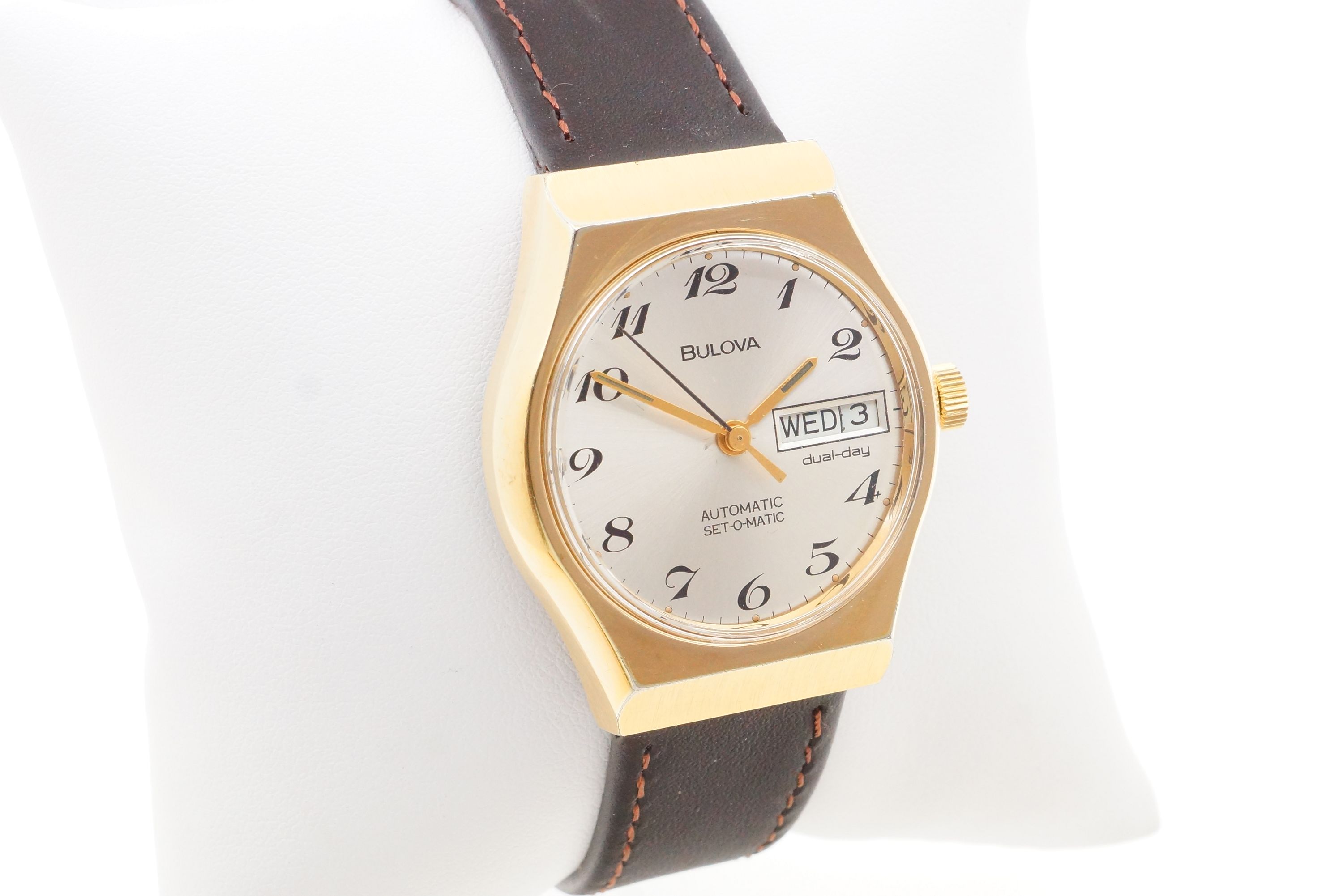 Bulova Set-O-Matic Dual-Day – ETA 2879 (1977)