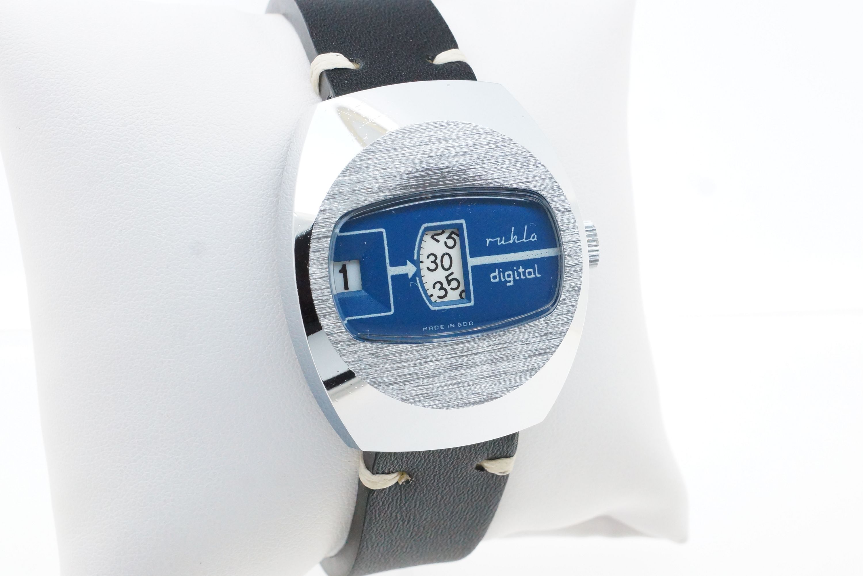 Ruhla Digital Scheibenuhr – UMF 24-00 (1975)