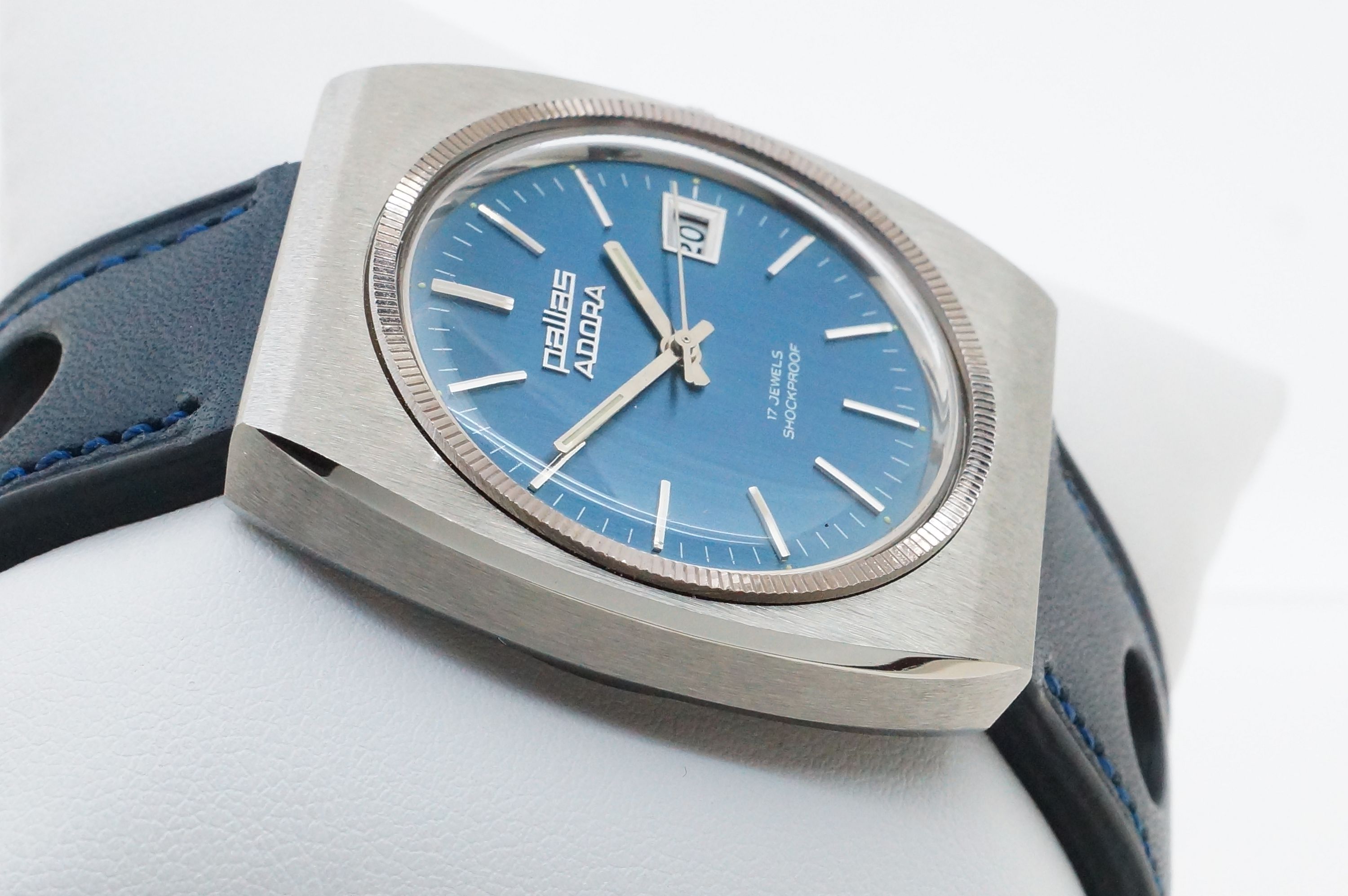 Pallas Adora 17 Jewels NOS – Lorsa P75A